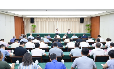 海经区党工委扩大会议传达学习贯彻省委十五届七次全会精神